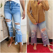 Load image into Gallery viewer, Blakeley Urban Distressed Crop Jeans