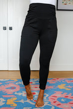 Load image into Gallery viewer, Pleated Waist Jogger Pocket Leggings Blk