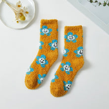 Load image into Gallery viewer, Daisy Smile Fuzzy Soft Socks