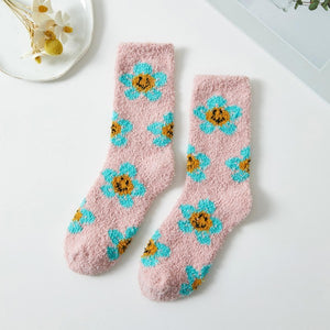 Daisy Smile Fuzzy Soft Socks