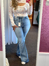 Load image into Gallery viewer, Judy Blue HW “Control Top” Flare Jean 88486