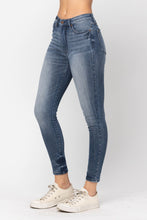 Load image into Gallery viewer, Judy Blue Tummy Control Skinny Jeans